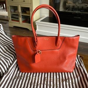 Authentic Henri bendel salmon colored handbag! Perfect for Summer!!
